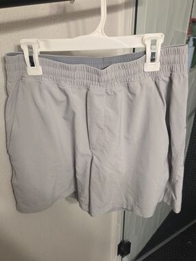 lululemon athletica Men's Light Gray Athletic Shorts